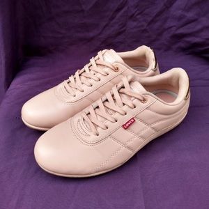 Levi’s Women pink shoes size 10